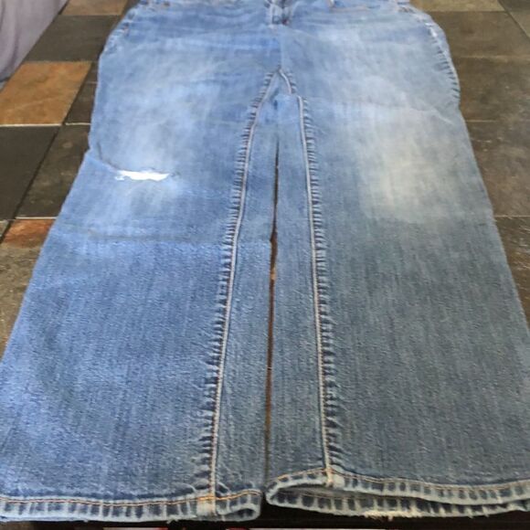 Eddie Bauer Curvy Straight Leg Jeans in Medium Wash size 12 - Picture 2 of 9